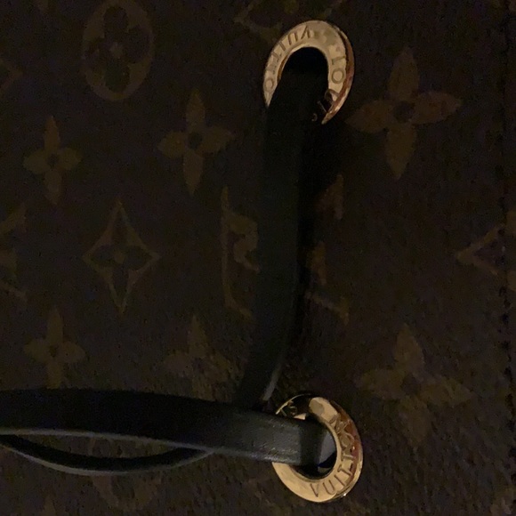 NÉONOÉ Louis Vuitton. - Picture 10 of 17